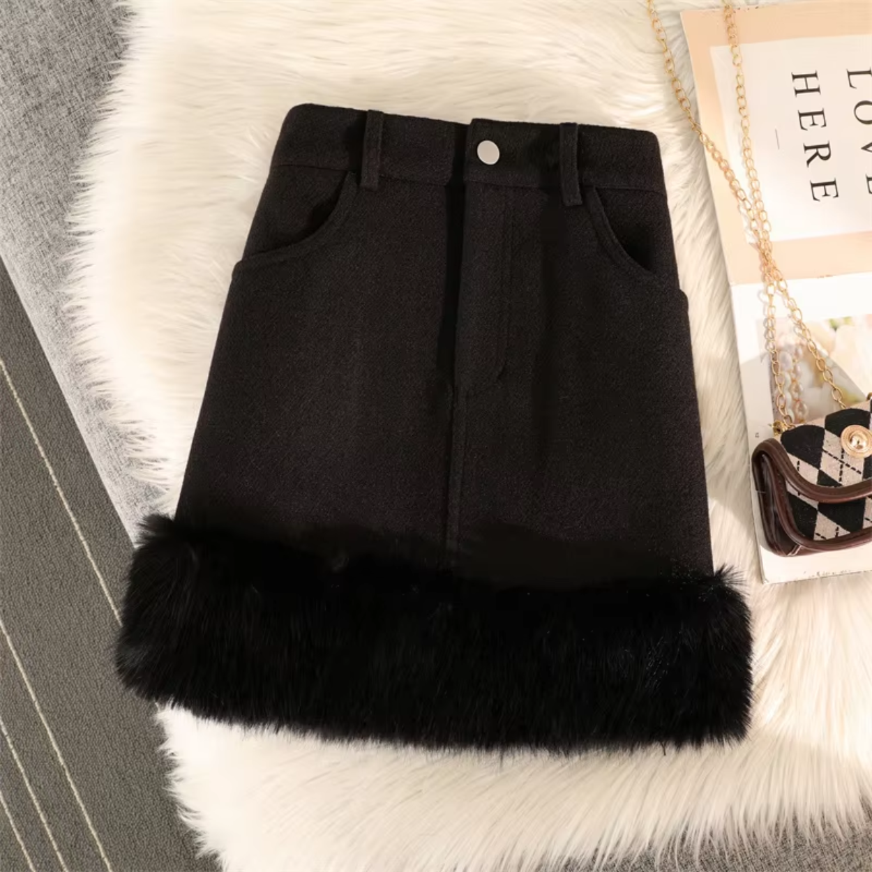 Mini-Jupe Hivernale Femme - Taille Haute, Élégante et Chaude avec Fausse Fourrure